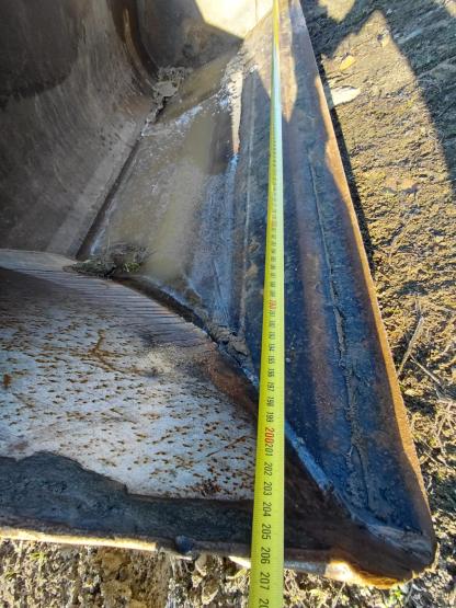 Łyżka z bocznym wysypem do ładowarki Schaeff (4)