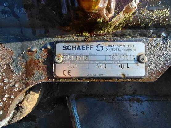 Łyżka z bocznym wysypem do ładowarki Schaeff (5)