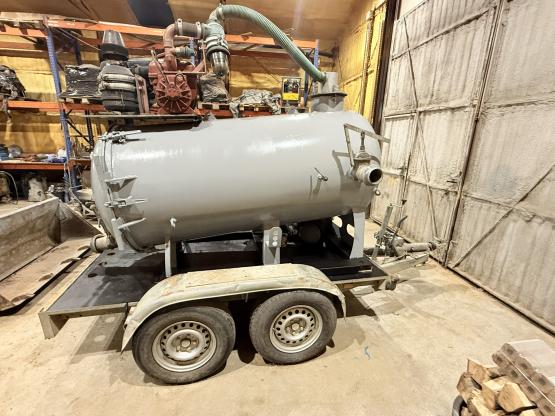  Przyczepa cysterna do bentonitu , koparka próżniowa (9)