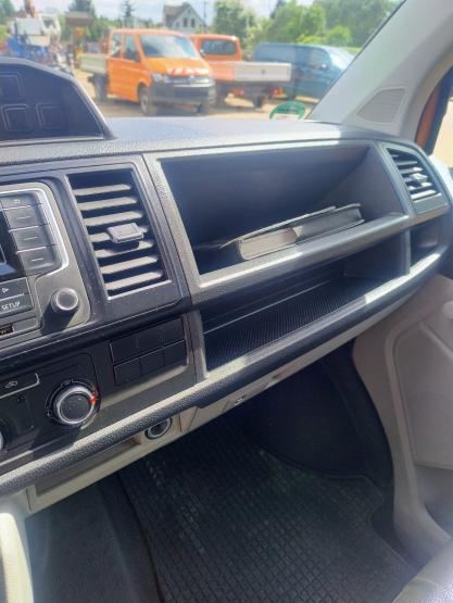  Samochód ciężarowy VW Transporter T6 2016 rok (4)
