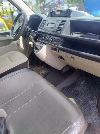  Samochód ciężarowy VW Transporter T6 2016 rok (16)